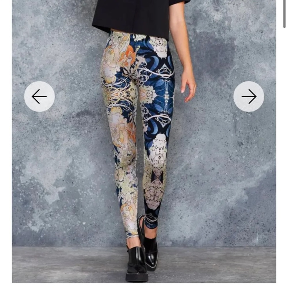 BlackMilk Micha leggings purchased for a 2013 size xs museum piece